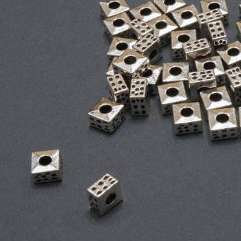 Furnitura: korálka-vložka vnitřní, průměr 2,2 mm + -, průměr 5×3 mm + -; balení 20 g, 42 ks (+ -)