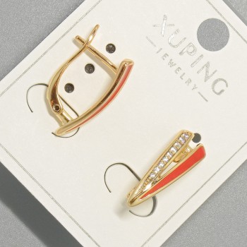 Náušnice Xuping s bílými štrasovými kamínky a červenou emailovou glazurou, rozměry 6×18 mm, pozlacené 18K