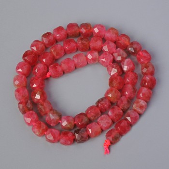Korálky polychromního turmalínu fasetované kubíky, průměr 7 mm, délka 40 cm na niti
