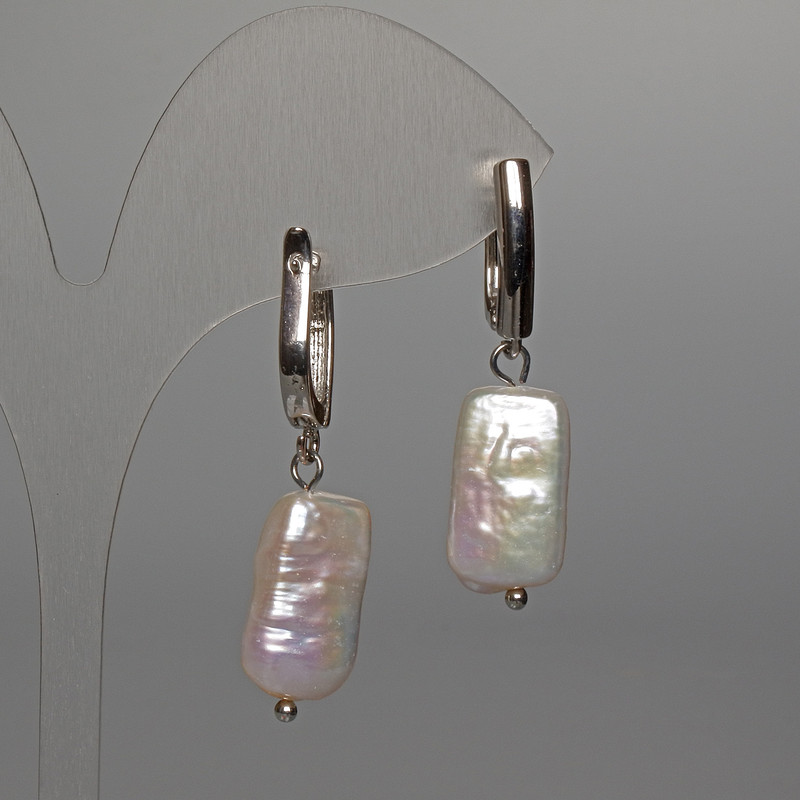 Náušnice barokní perly s odstínem benzínu, průměr 10×18 mm, délka 37 mm, anglický zámek