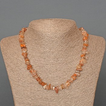 Náhrdelník z rutilového křemene vlasený, drobná zrnka, průměr 8×3 mm, délka 46 cm