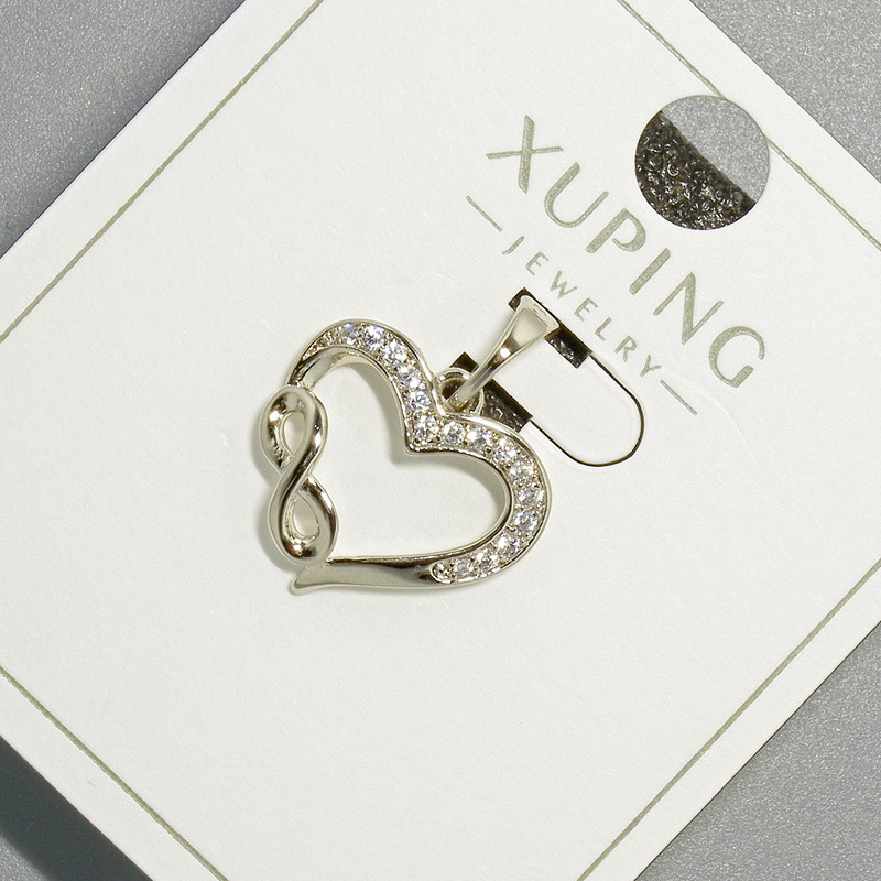 Přívěsek „Srdce“ Xuping se bílými štrasami, průměr 16×14 mm, délka 19,5 mm, rhodiovaný
