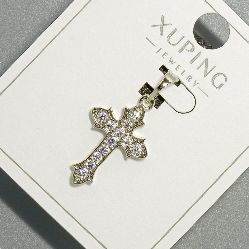 Přívěsek 'Kříž' Xuping s bílými štrasami, průměr 14 × 20 mm, délka 27 mm, rhodiovaný