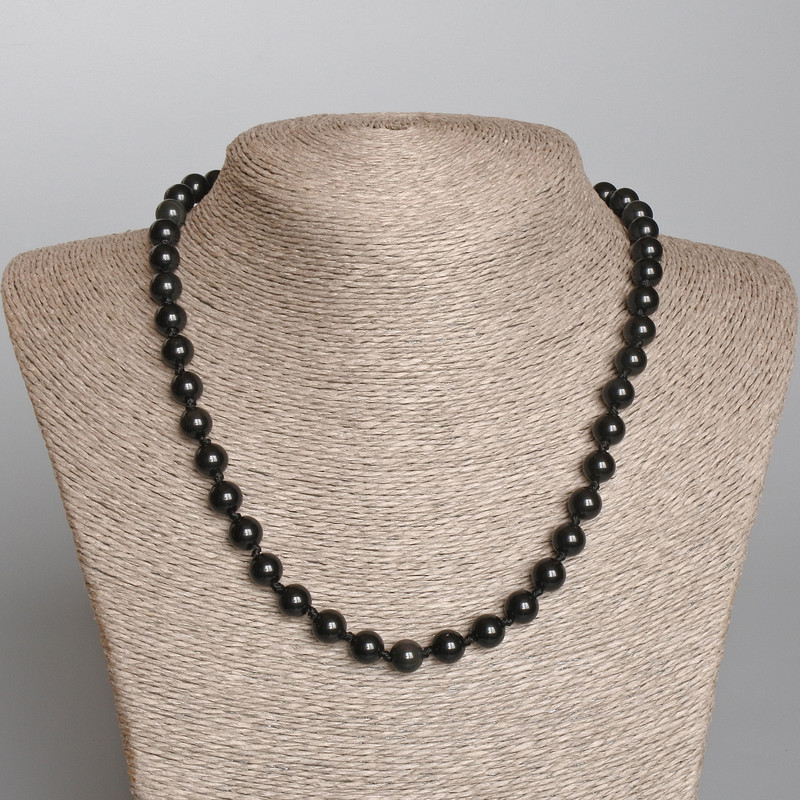 Náhrdelník ze stříbrného obsidiánu, přírodní kámen, hladké kuličky o průměru 8 mm, délka cca 49 cm