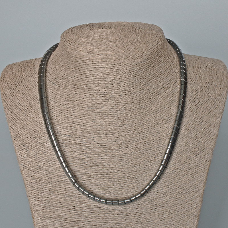 Náhrdelník z hematitu «Zigzag», průměr 7,5×5,5 mm, délka 48 cm