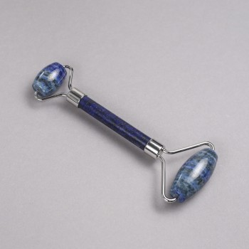 Válečkový masážér z kamene lazurit, oboustranný, délka 14,5 cm, stříbrný kov
