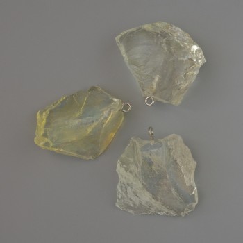 Přívěšek z neopracovaného měsíčního kamene, průměr 38×19 až 38×31 mm, mix velikostí