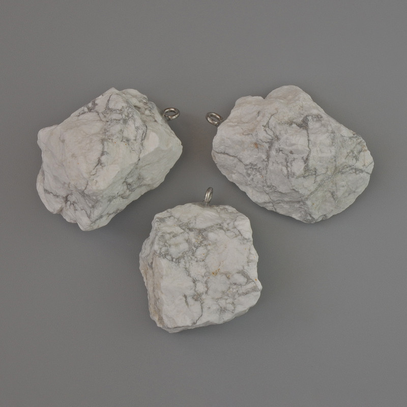 Přívěšek z nerafinovaného chalcedonu, velikosti 28×21 mm až 36×25 mm, mix