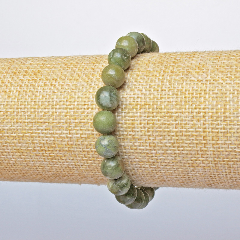 Náramek z jadeitu — hladké kuličky, průměr 8,5 mm ±, délka 18 cm ± (elastický)