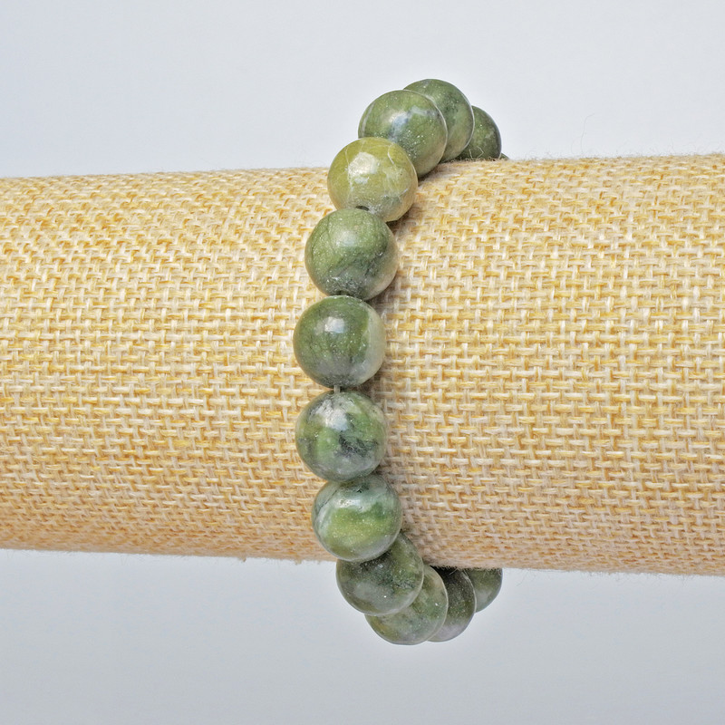 Náramek z jadeitu – hladké kuličky, průměr 10,5 mm, délka 18 cm, elastické provedení