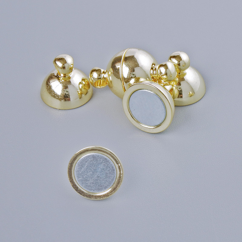 Magnetická zapínka, průměr 14×8 mm, zlatá barva kovu