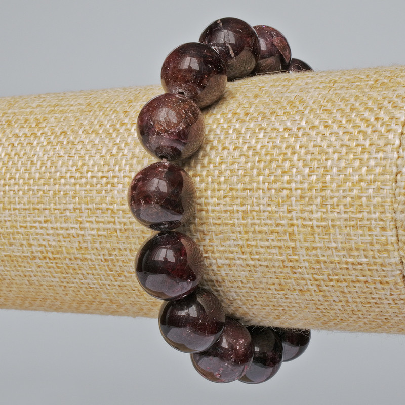 Náramek z granátu, hladká korálka, průměr 13 mm ±, délka 18 cm ± (elastický)
