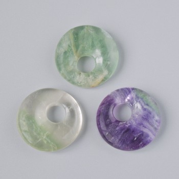 Přívěšek ve tvaru donutu z fluorit, průměr 18×5 mm, dírka 5 mm