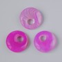Přívěšek ve tvaru donutu z malinového achátu, přírodní kámen, rozměry 18 × 5 mm, průměr díry 5 mm