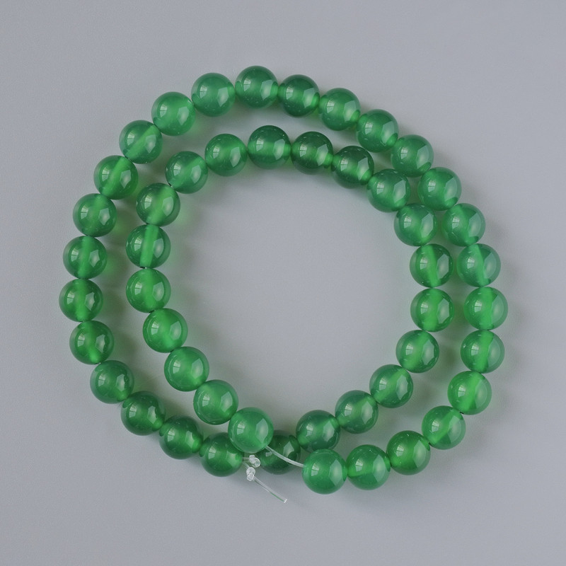 Korálky z chrysoprasu – přírodní kámen, hladká kulička, průměr 8 mm ±, délka 38 cm ±, na vlasové niti