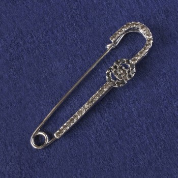 Brož-špendlík s černými štrasami, stříbrný kov 71×16 mm+