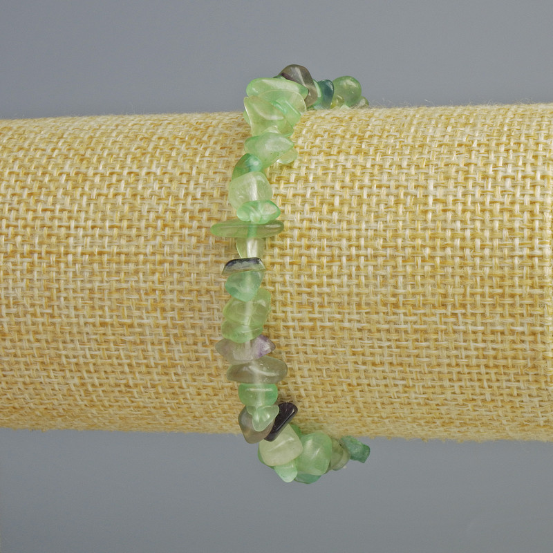 Náramek z fluoritových drobných částeček, průměr cca 7×4 mm, délka 18 cm, elastický