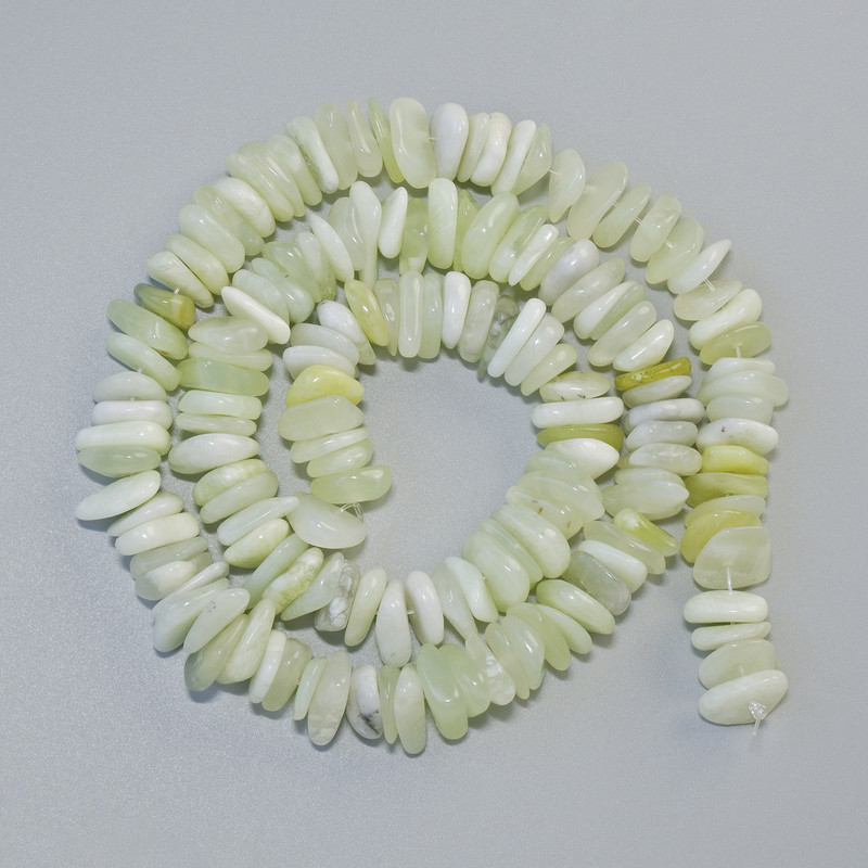 Korálky z onyxu, přírodní kámen, jemné, průměr 10×3 mm, délka 40 cm, navlečené na niti