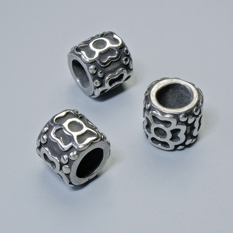 Korálková vložka – průměr 8×9 mm ±, otvor průměr 5,1 mm, stříbrný odstín kovu, 1 ks