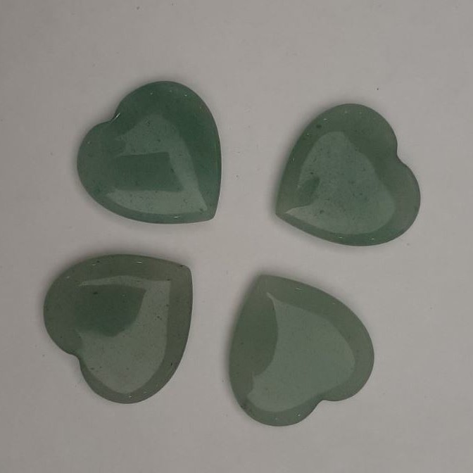 Nefritový suvenýr ve tvaru srdce 25×25×6,5 mm