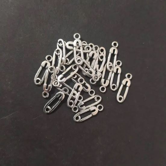 Přívěsek „Špendlík“ 4,5×16 mm ± balení 20 g ± 70 ks