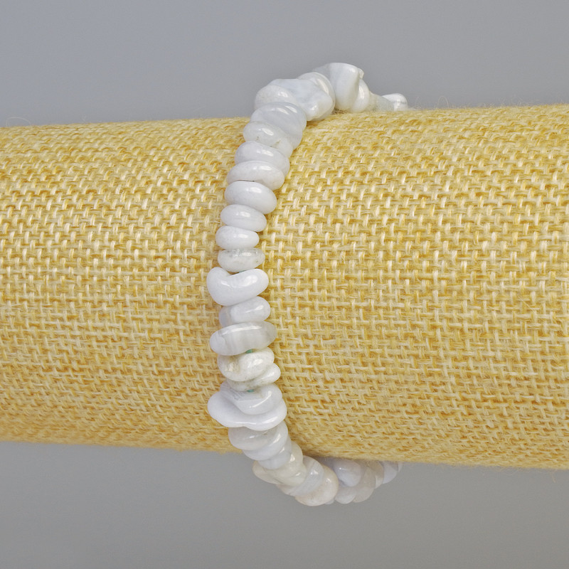 Náramek z modrého achátu, jemné drobky kamene, průměr 8×3 mm ± (elastický), délka 18 cm