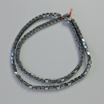 Hematitové korálky šestiúhelníkové se zig-zag vzorem, černé, průměr 3,5×3,5 mm, délka cca 40 cm