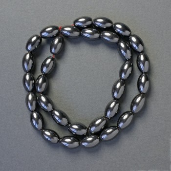 Korálky hematitu oválného tvaru černé, průměr 13×8 mm, délka přibližně 41 cm