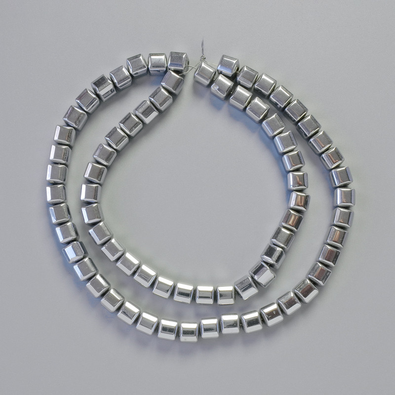 Hematitové kostkové korálky, barva stříbrná, průměr 6×6 mm, délka cca 41 cm