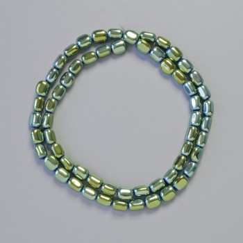 Korálky hematitu oválného tvaru, odstín zeleného chameleona, průměr 7×6 mm, délka cca 40 cm, šňůra