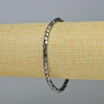 Náramek z hematitu se šestiúhelníkovým tvarem zig-zagu, černá barva, průměr 3,5 × 3,5 mm, délka 18 cm ± (streč)