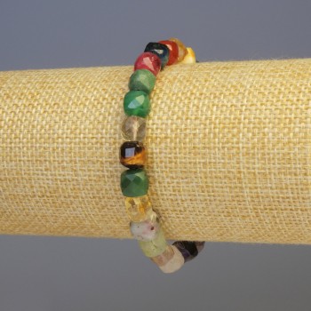 Náramek z mixu broušených kamenů, kubické korálky, průměr 7×7 mm ±, délka 18 cm ±, elastické provedení