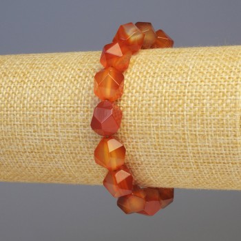 Náramek z karneolu, přírodní kámen, facetovaný, průměr 11×11 mm ±, délka 18 cm ±, elastický