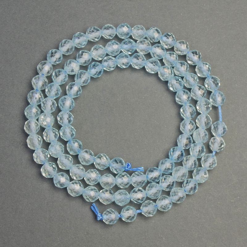 Korálky z přírodního kamene topaz, fazetované kuličky, průměr 4 mm ±, délka 38 cm ±