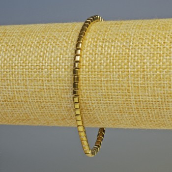 Náramek z hematitu – malé kostky, zlatavá barva, průměr 3×3 mm, délka 18 cm, na elastické šňůrce