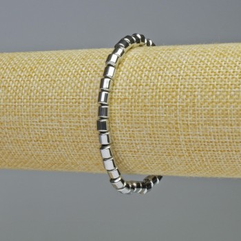 Náramek z hematitu cylindrický tvar, stříbrná barva, průměr 5×5 mm, délka 18 cm, elastický