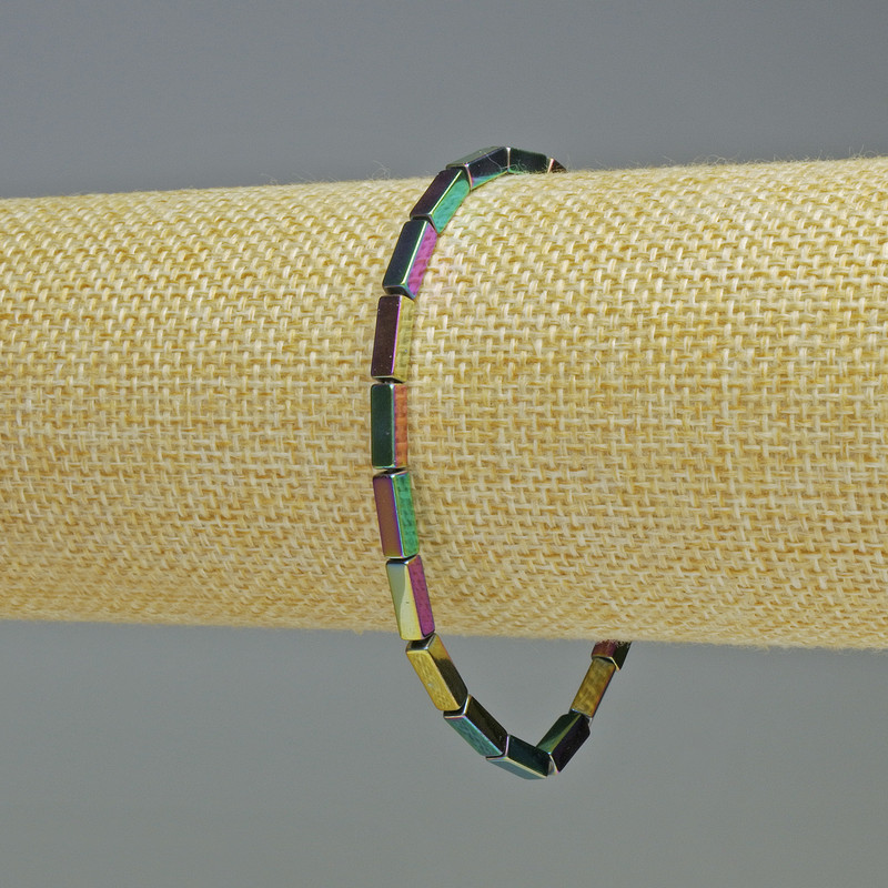 Náramek z hematitu s obdélníkovými korálkami duhové barvy, rozměry 9 × 3 mm, délka 18 cm, pružný