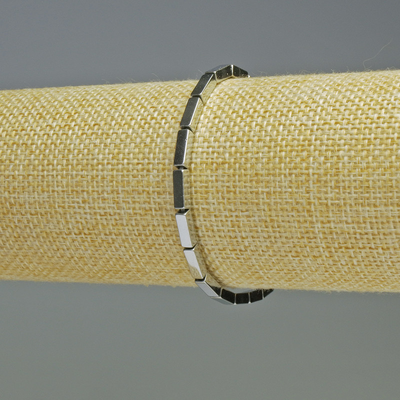 Náramek z hematitu, obdélníkový tvar, barva stříbrná, rozměr 9×3 mm, délka 18 cm, pružný