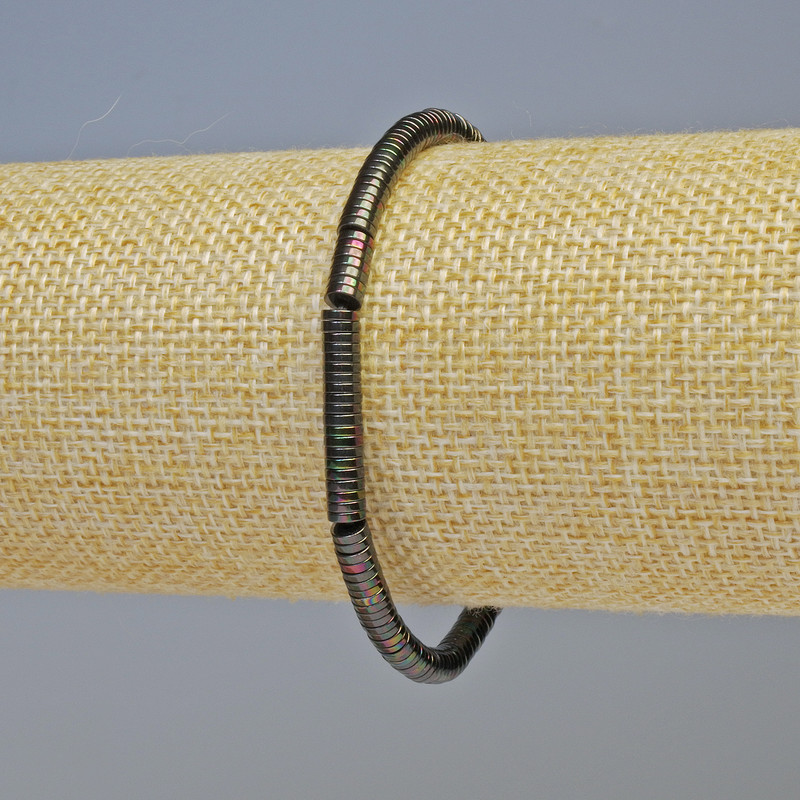Náramek z hematitu – rondelové korálky, černý duhově vícebarevný odstín, průměr 4×1 mm, délka 18 cm, pružný