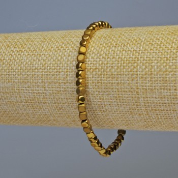 Náramek z hematitu – kostky, tmavě zlaté barvy, matný a lesklý, průměr 4×4 mm, délka 18 cm, elastický