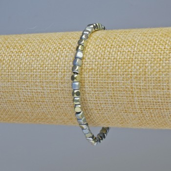 Náramek z hematitu – kostky, modro-zlaté odstíny, matný a lesklý