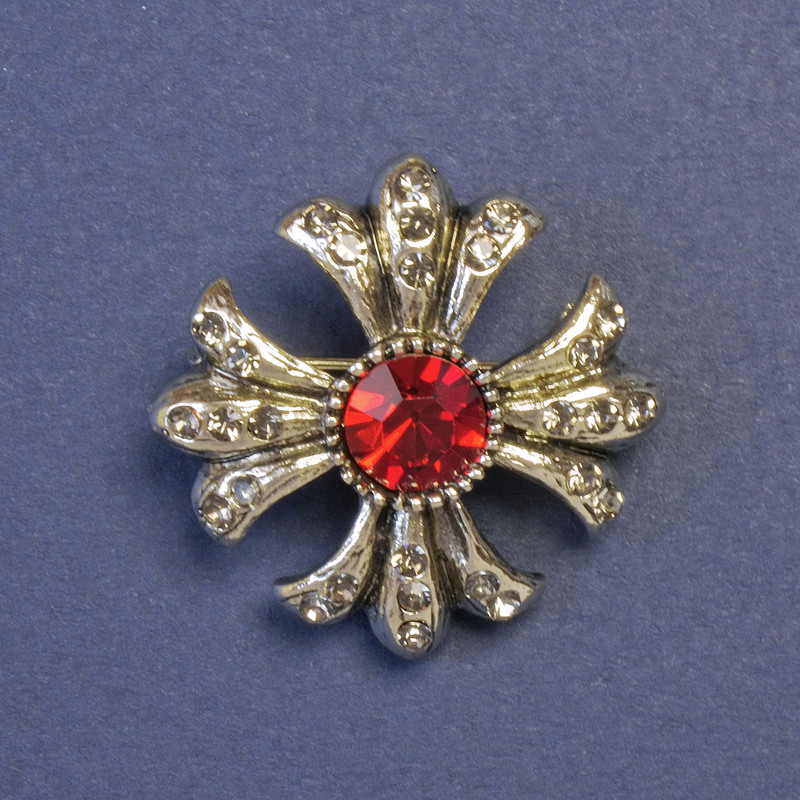 Brož Akcent s červeným krystalem maltézský kříž 30×30 mm ± stříbrný kov