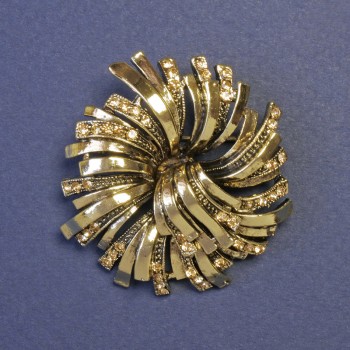 Brož Květina se žlutými štrasovými kamínky 39×42 mm – zlatý kov