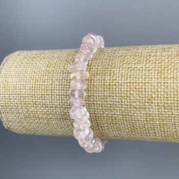 Náramek z růžového křemene – drobné kamínky 9×4 mm, délka 18 cm, elastický