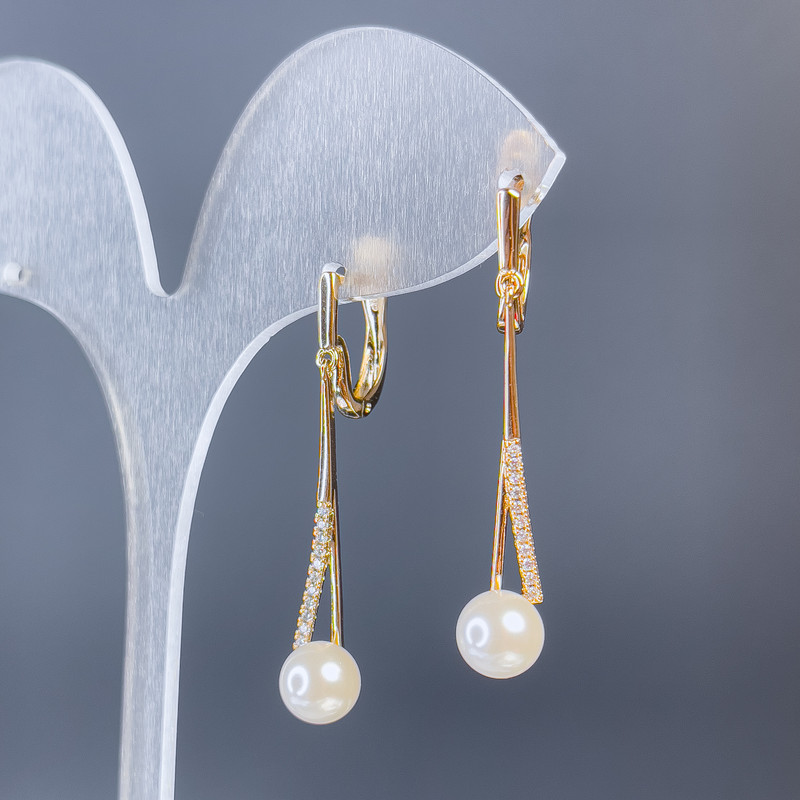 Náušnice Xuping pozlacené 18K s perlou Mallorca, průměr 7 mm a bílé krystaly, délka 38 mm +