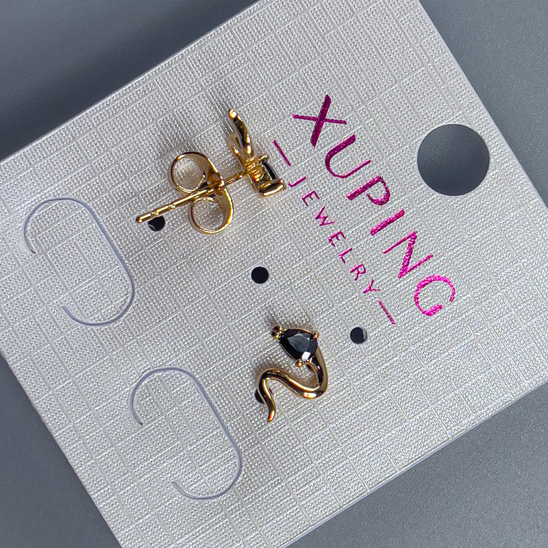 Náušnice pecky Xuping s černým kamenem 9×8 mm – pozlacené 18K