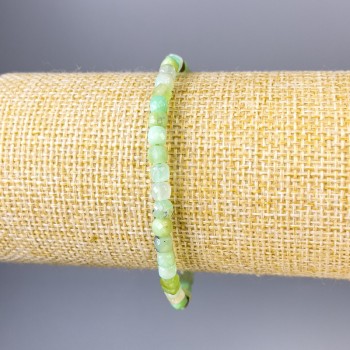 Náramek z chrysoprasu, broušené kostky, průměr 4×4 mm, délka 18 cm, elastický
