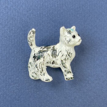 Brož Kočka se černými a bílými štrasami na zlatistém kovu 27 × 28 mm