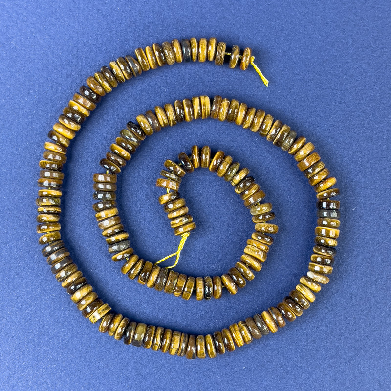 Diskové korálky tygří oko 6×2 mm, na niti, délka 39 cm ±
