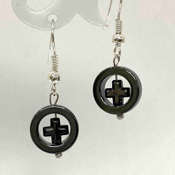 Náušnice z hematitu „Kříž v kruhu“, průměr 12 mm, délka cca 33 mm
